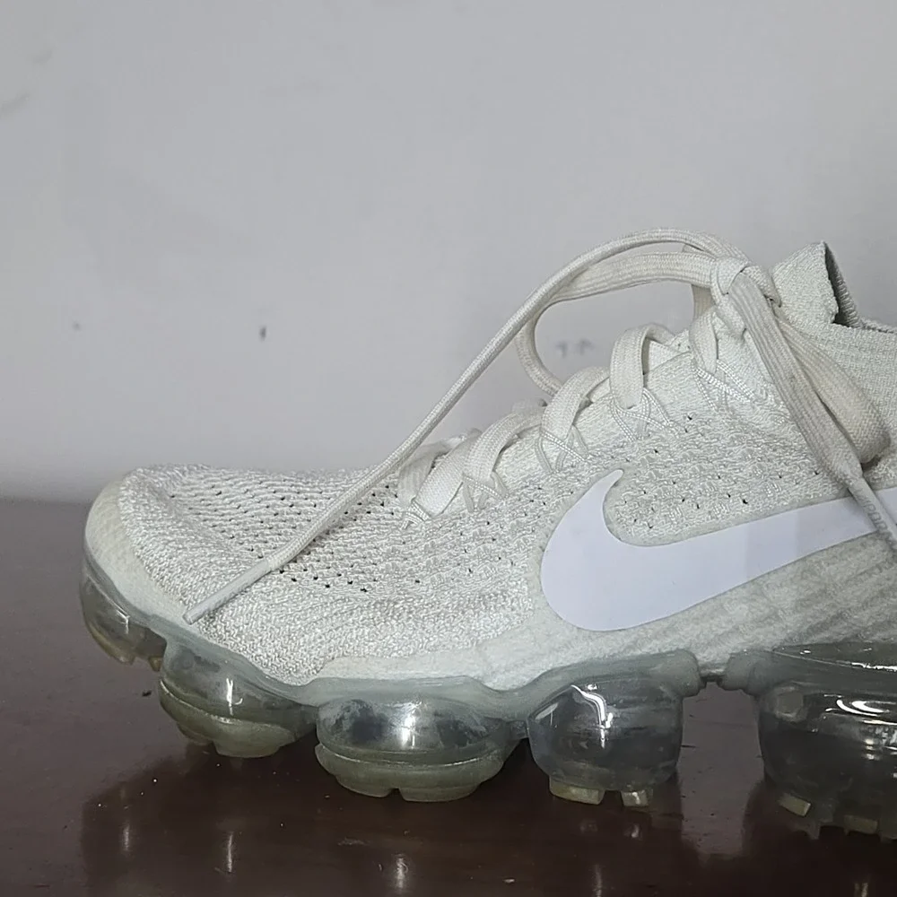 Nike Air VaporMax Flyknit Shoes Womens 7.5 White Running Sneaker 849557-100